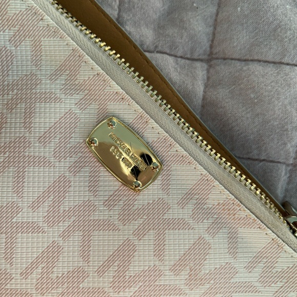 Light Pink Michael Kors belted Fanny Pack - Picture 3 of 4